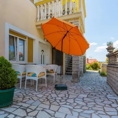 Isabella 2 By Interhome Apartment